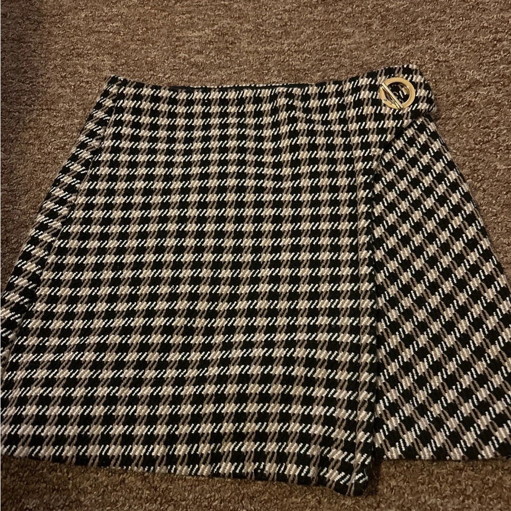 Chic Black and White Plaid Skirt